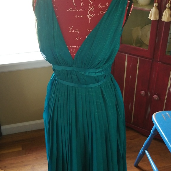 ๐NWT BEBE  Dress!๐ - Picture 4 of 8